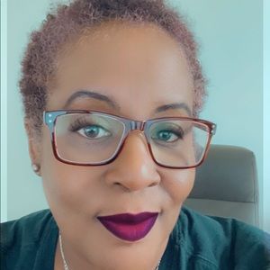 Meet your Posher, Karlett